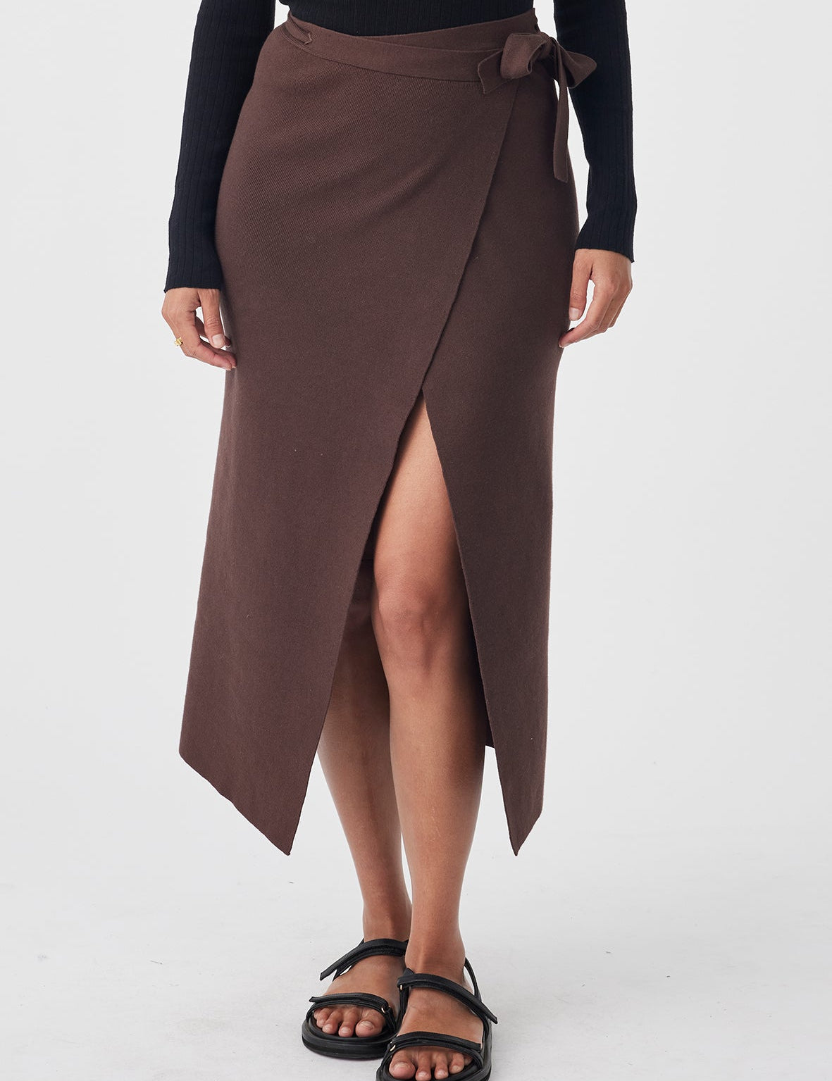 1P0108_REN-CARDIGAN_CHOCOLATE_1_2928c04d-5828-4848-be38-b73a6d75852f.jpg