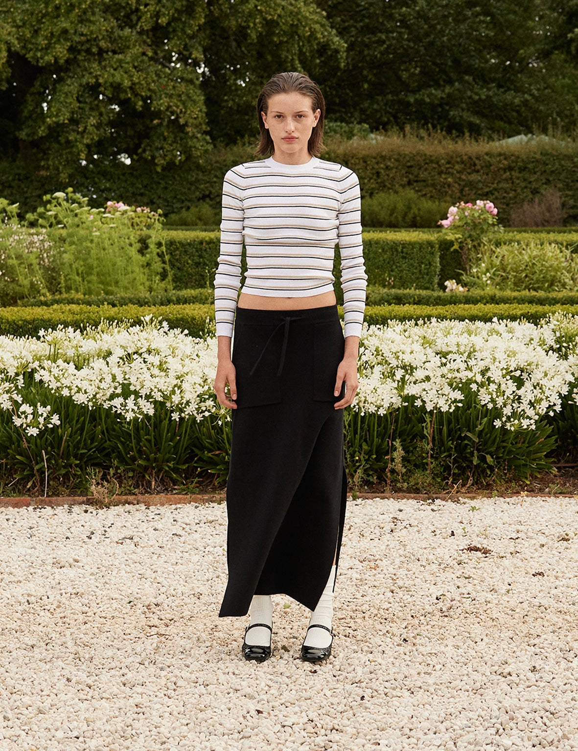 1Q002_LOU-SKIRT_BLACK_10.jpg