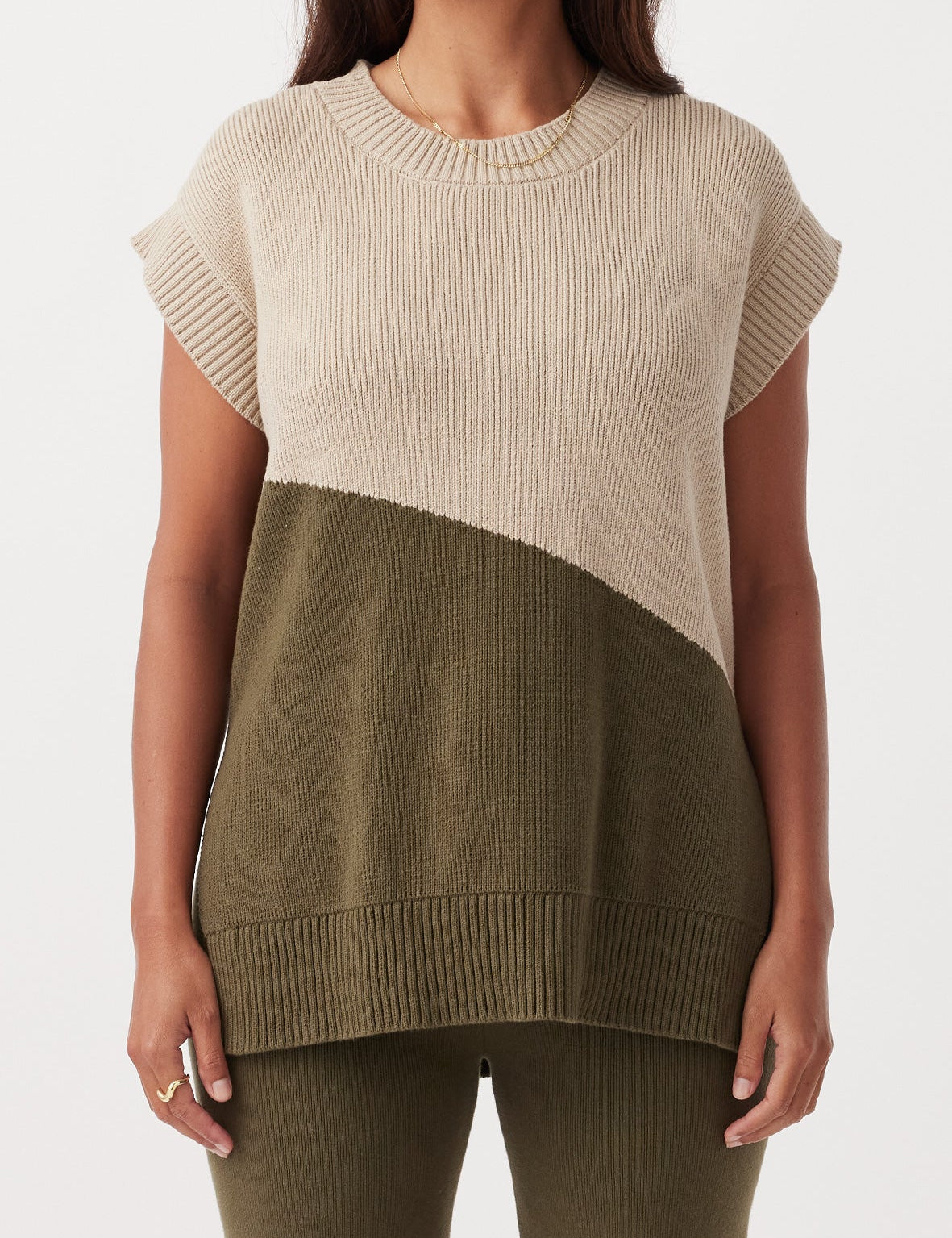1Q013_NEOVEST_TAUPE_OLIVE_1.jpg