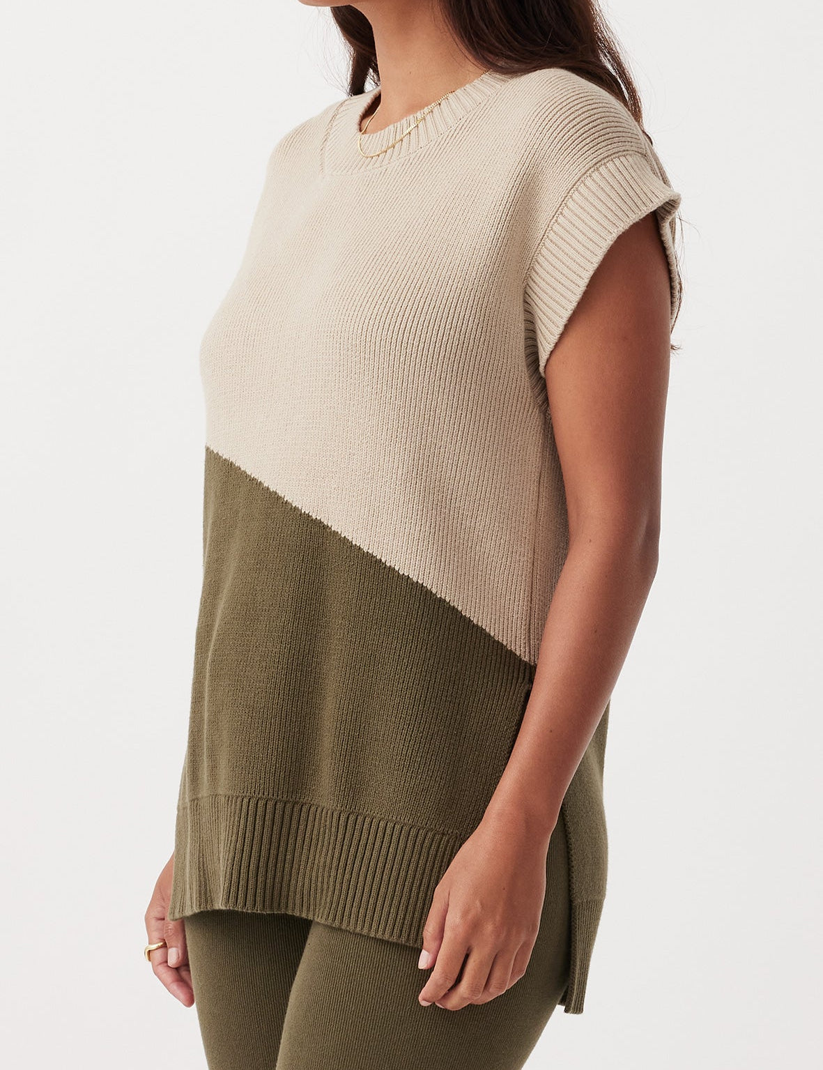 1Q013_NEOVEST_TAUPE_OLIVE_2.jpg