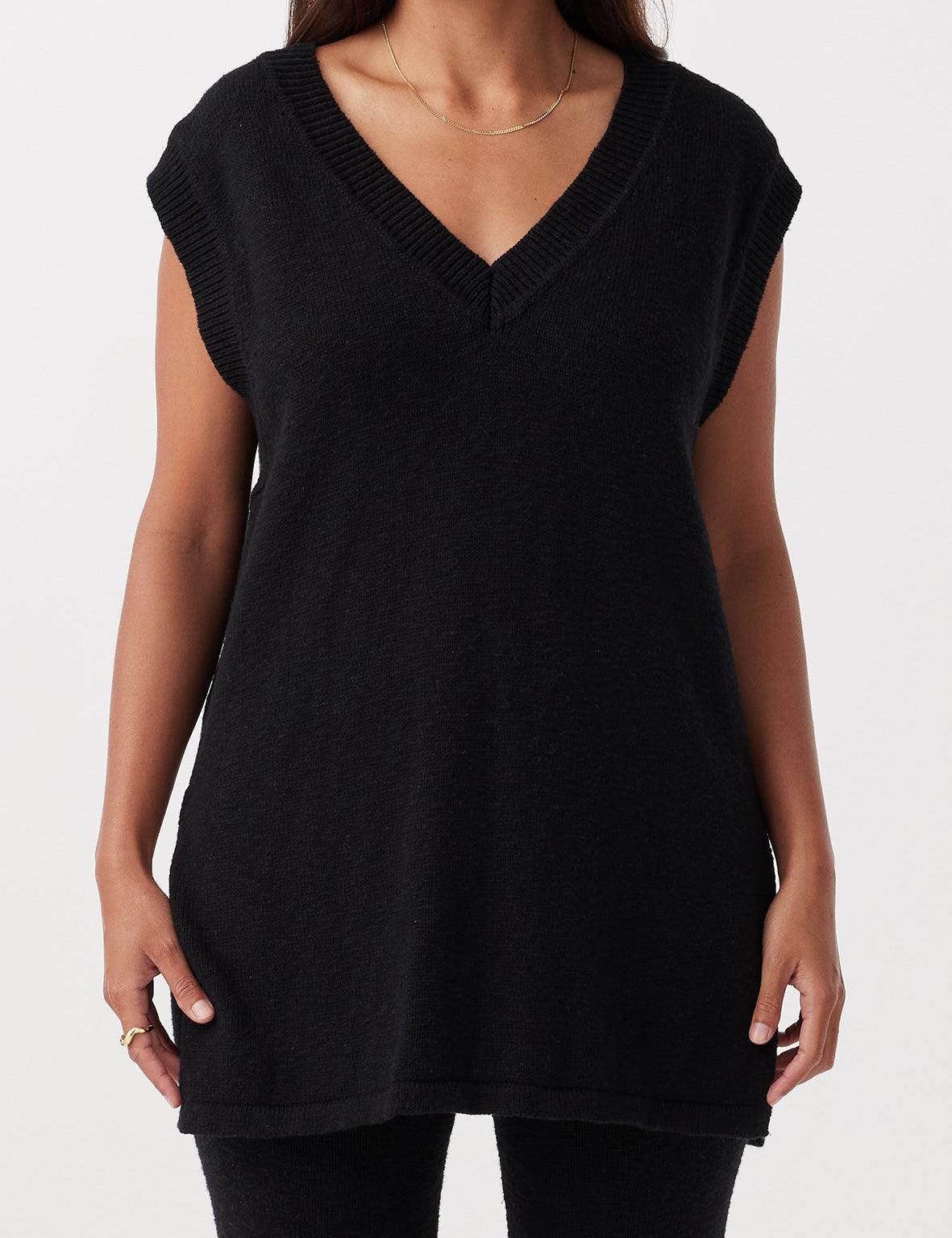1Q021_EMMAVEST_BLACK_1.jpg
