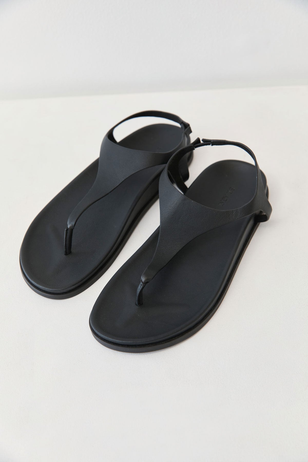 Gio Thong Sandal - Black