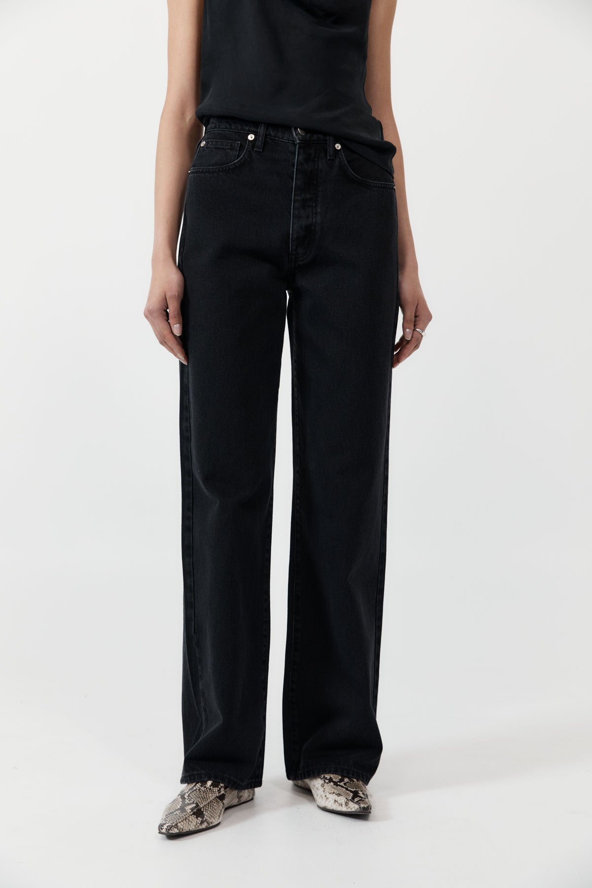 Mid Rise Wide Leg - Washed Black