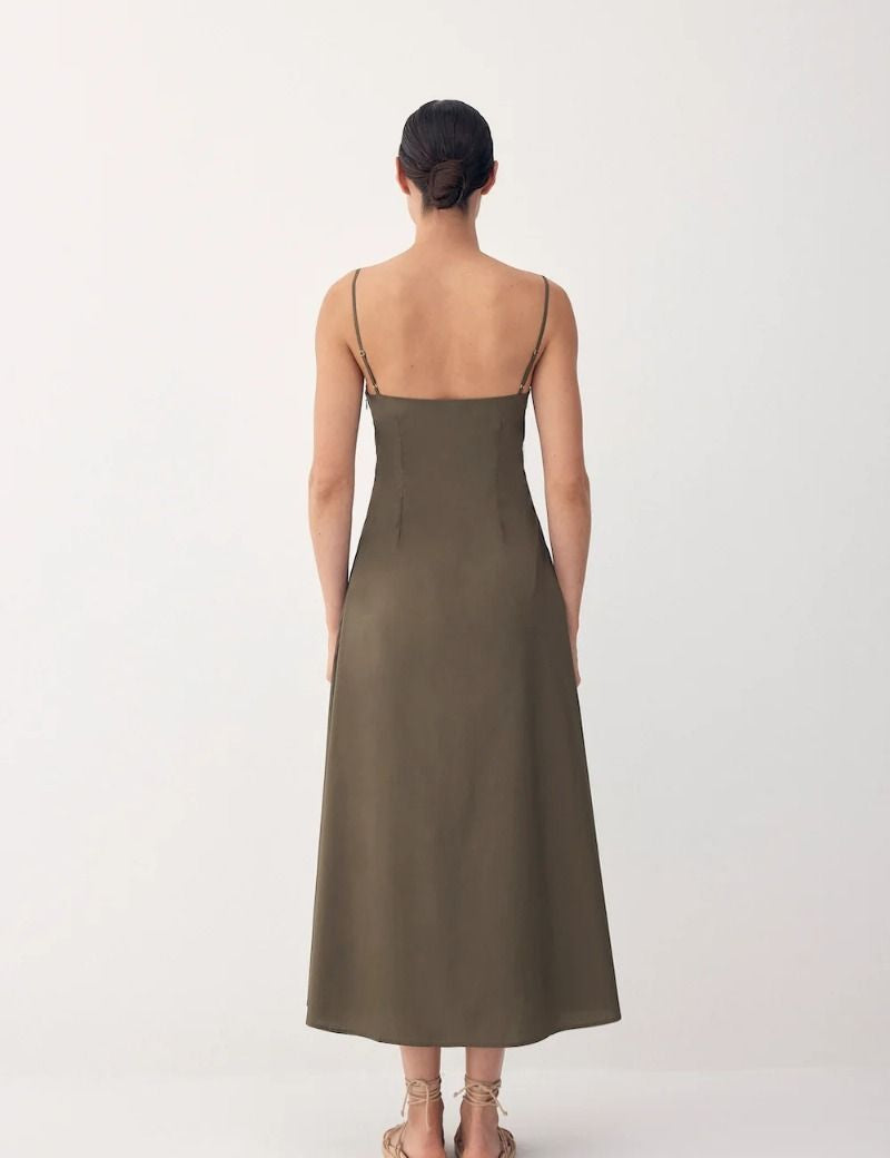 220412_birdandknoll_01_betina_dress_olive_040_webp.jpg