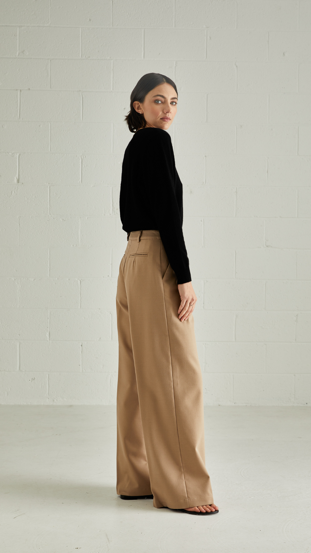 Signature Relaxed Tailored Trouser, Camel