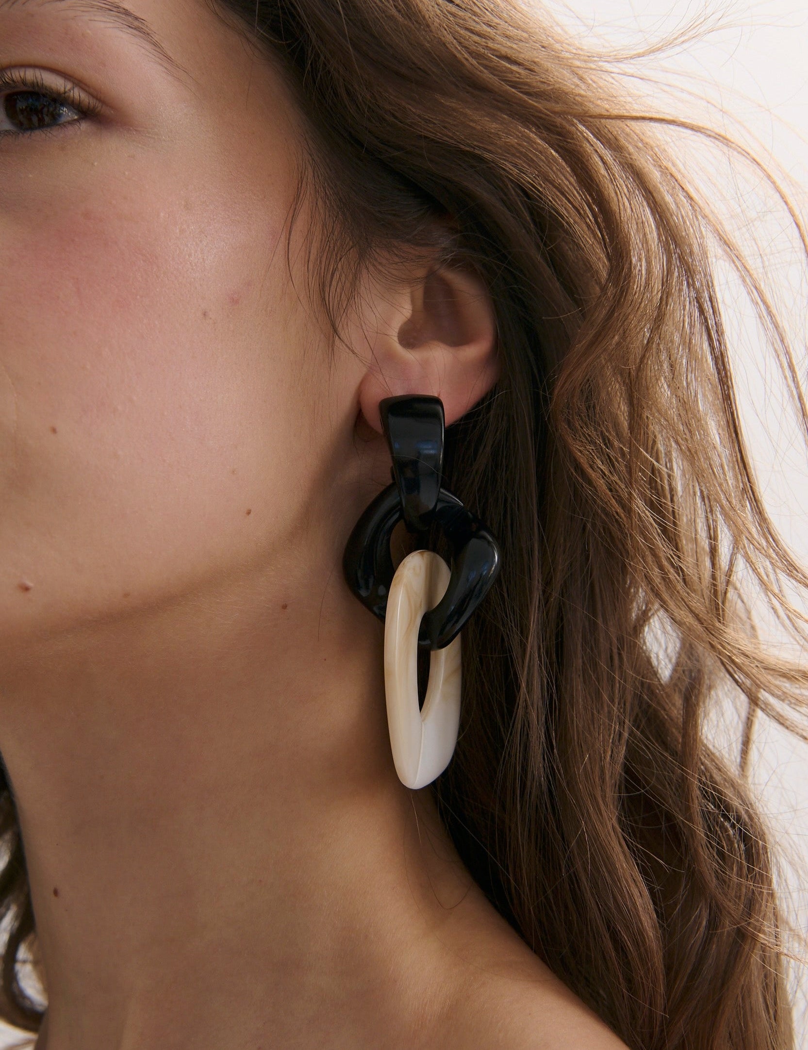 Black and Cream earring (7690907517009)