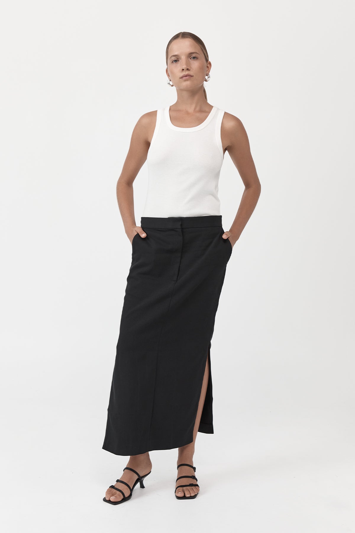 Low waisted Tailored Skirt - Black