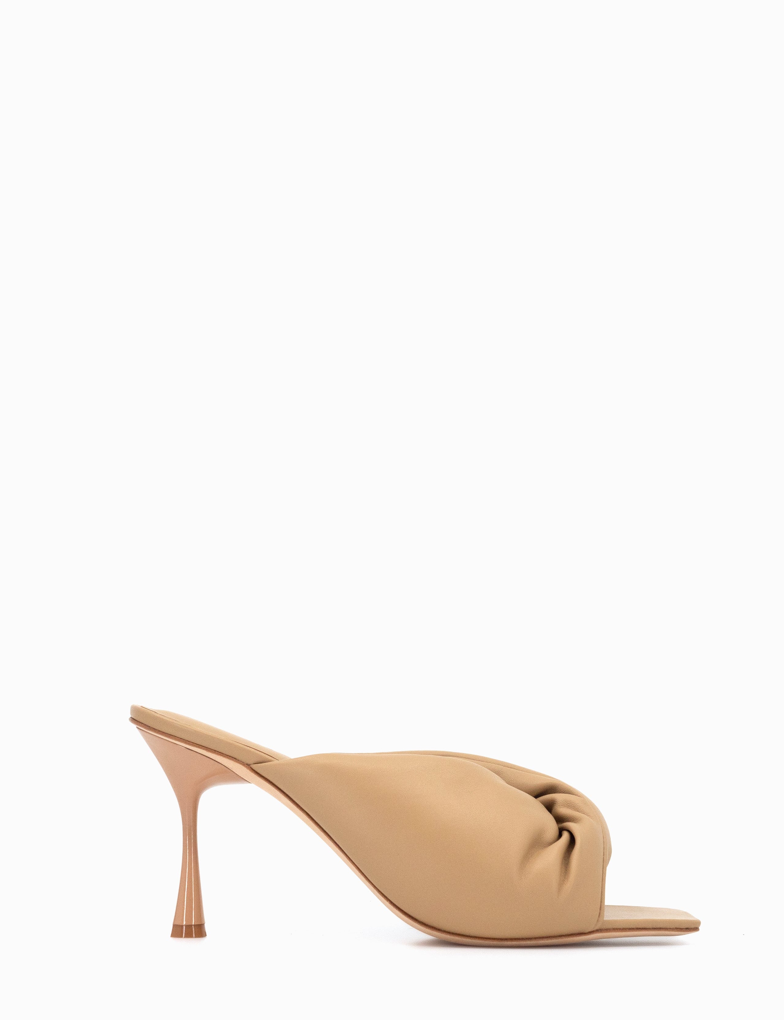 P22F408_CROISSANT_90_HEEL_BEIGE__A__ONLINE_7f02a595-e453-4c7e-96ae-e109fa77de33.jpg