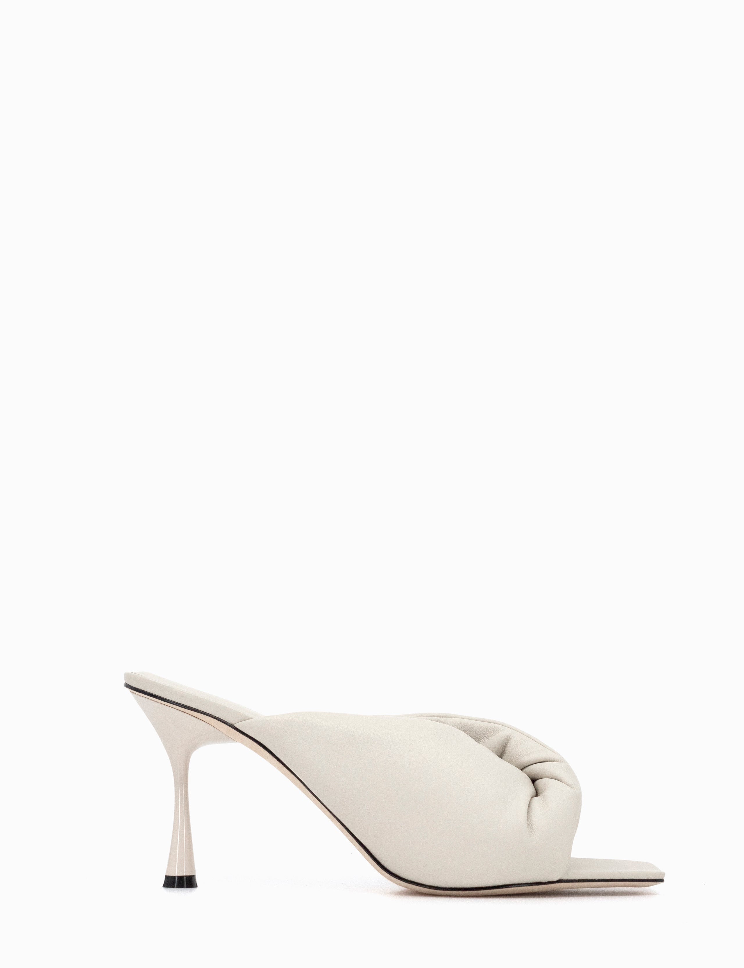 P22F408_CROISSANT_90_HEEL_STONE__A__ONLINE_6c62182b-fe74-453d-9f8e-e7609874b61a.jpg