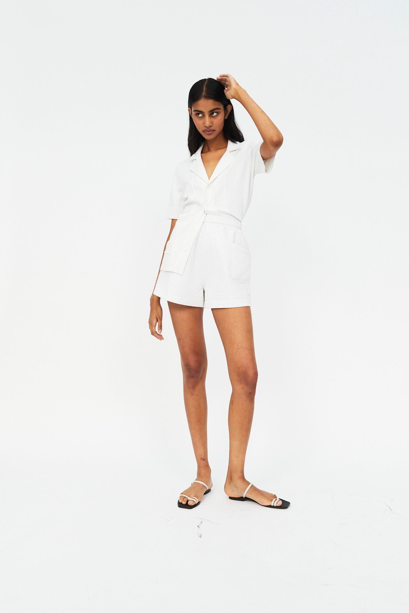 MAGNUS SHORT WHITE