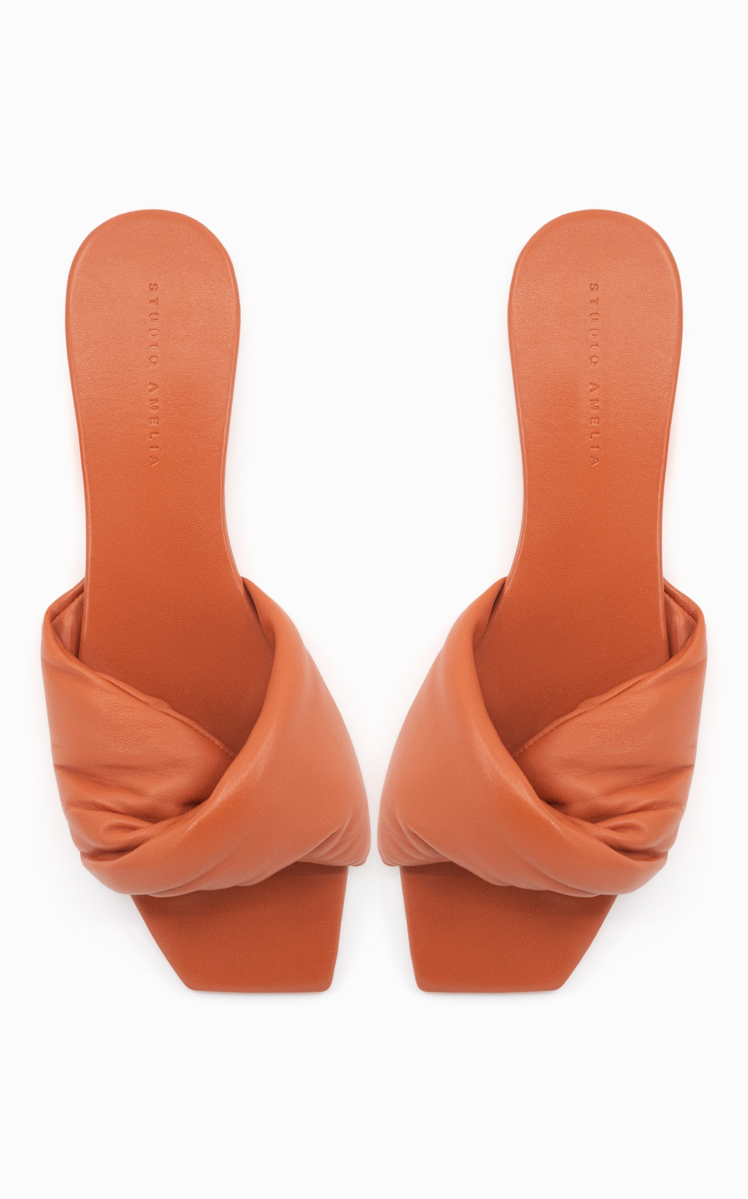 Twist Front 10 Flat | Terracotta