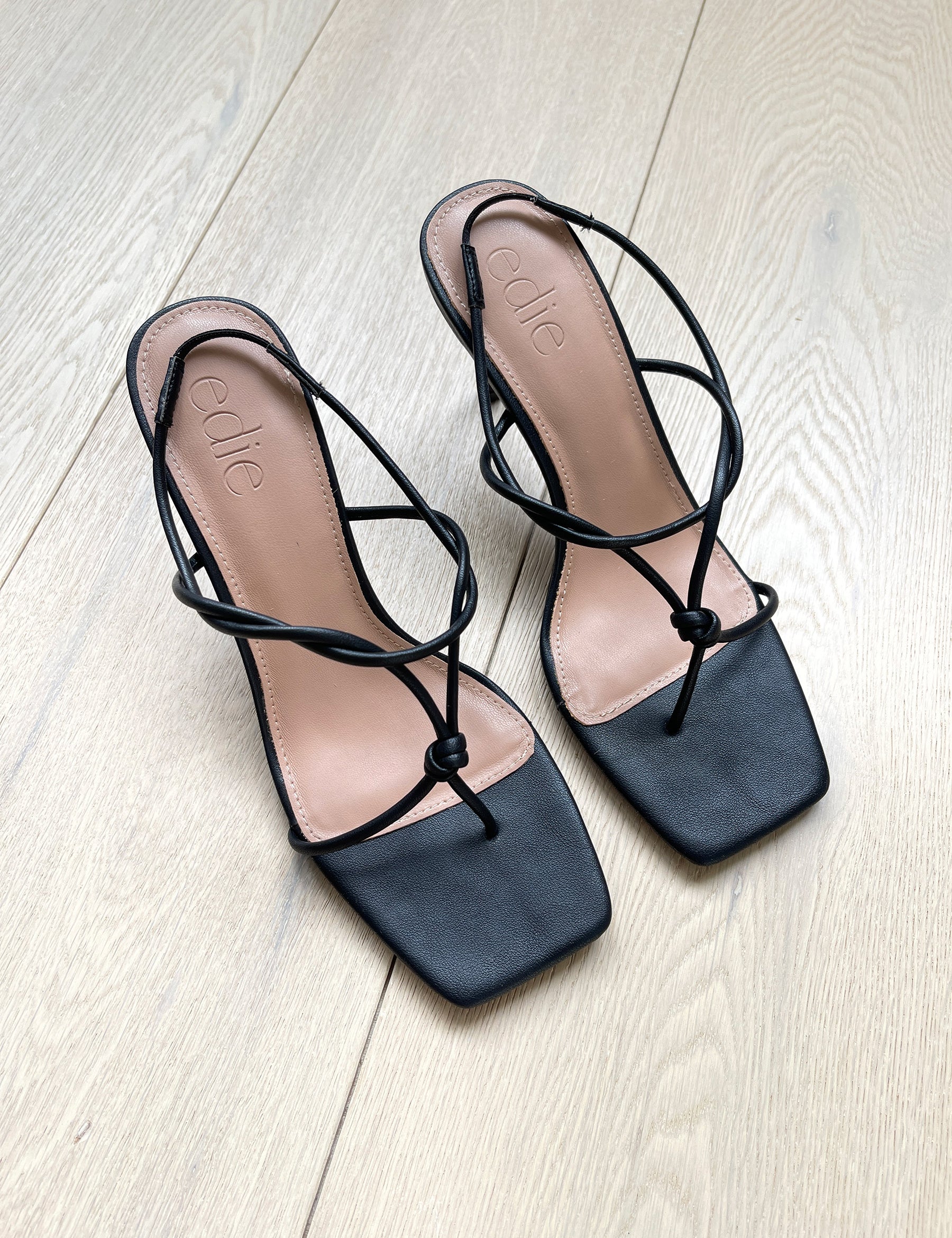 The-Undone_Edie_Betty-Knot-heel_Black_lo_1.jpg