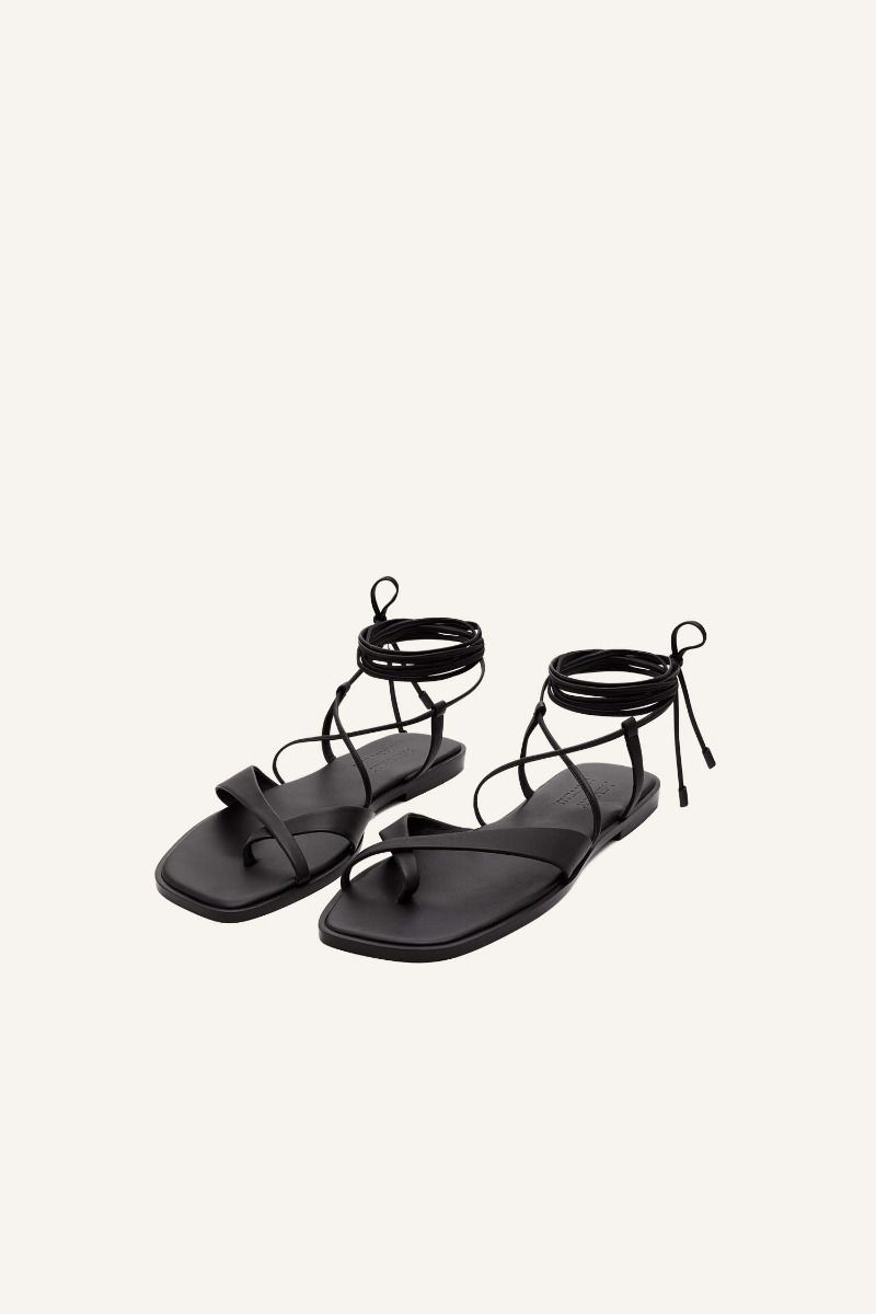 The Deia Sandal Black