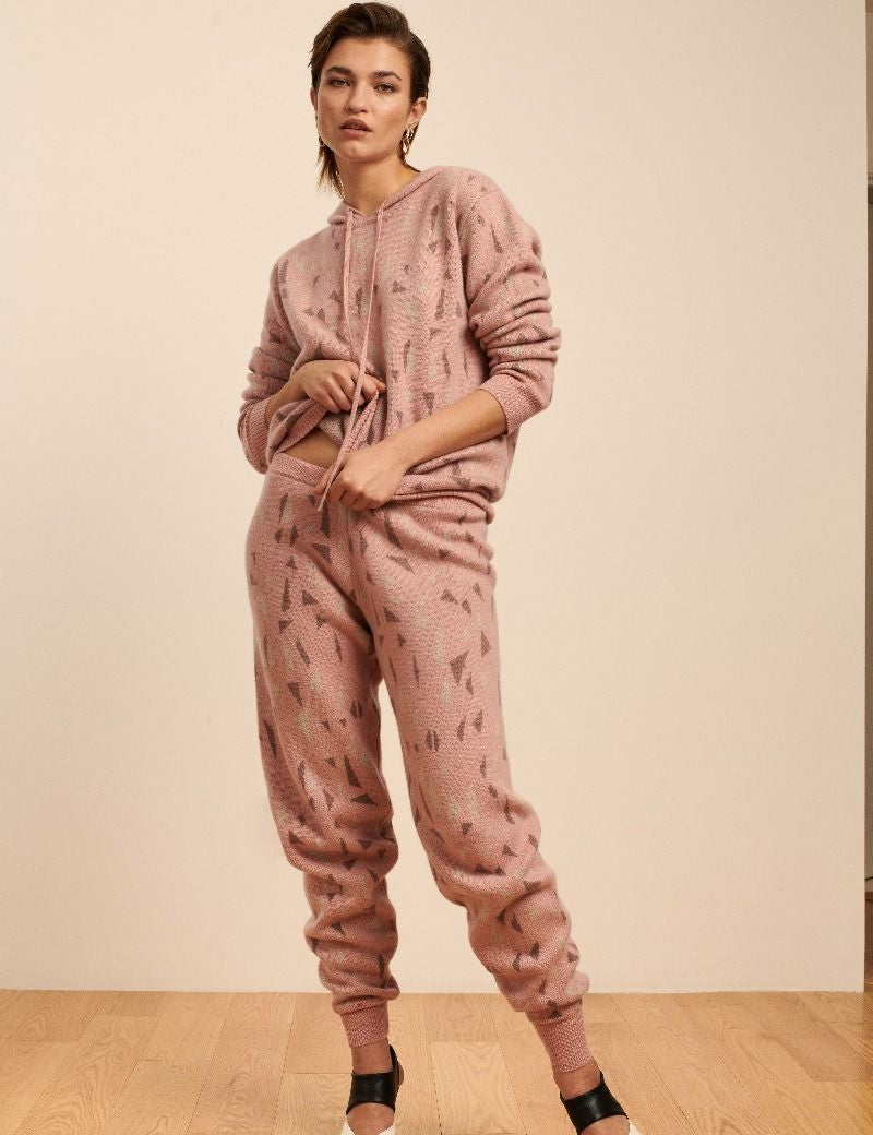 aw21t23_risioul_pink_top_aw21p10_gryon_pink_pant_f550ce40-d282-422b-8772-55852295003a.jpg