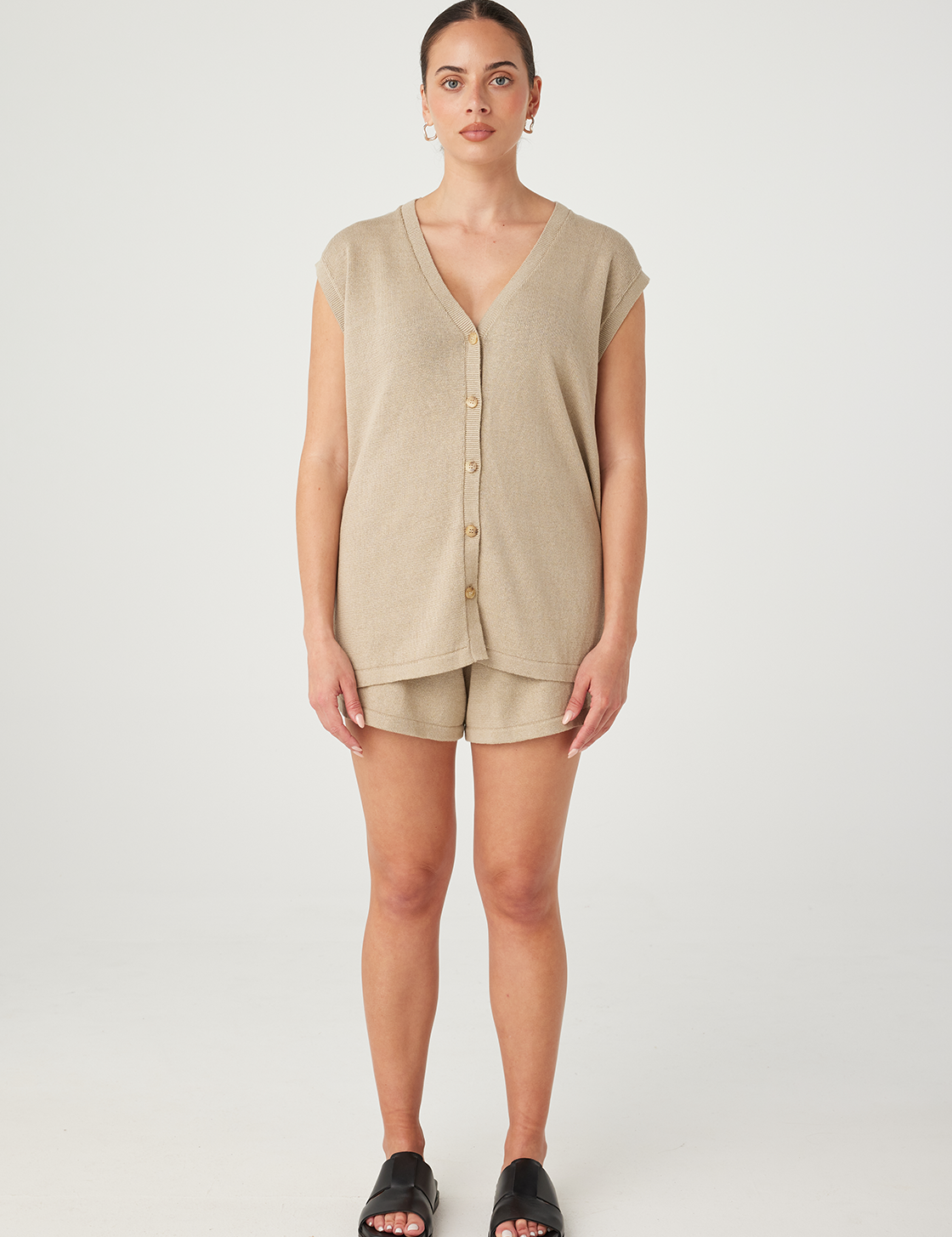 full-body_a9f1c378-0e50-44c1-8dec-3f47c7136427.png