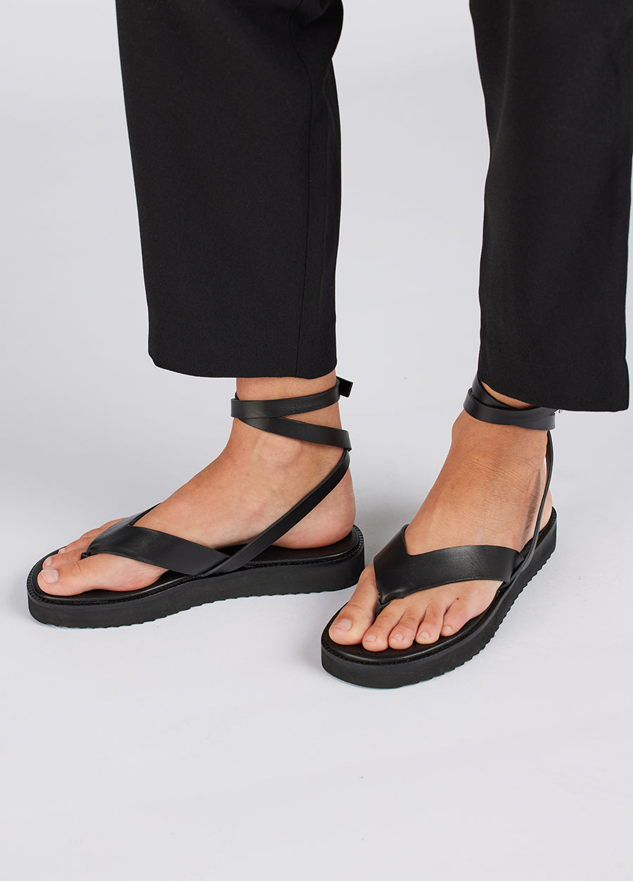 Zali Sandal