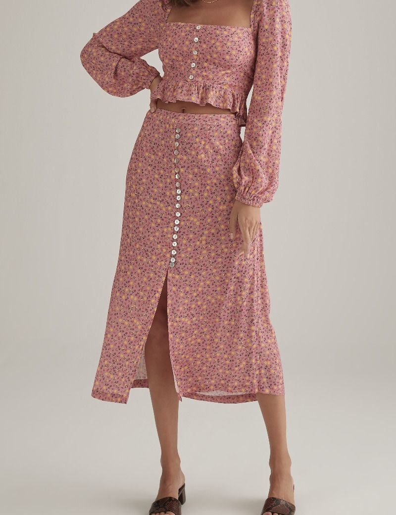 jalda_top_essie_skirt_pink_ditsy_0384_fef04198-5a1c-4330-882e-70322e9a1d2f.jpg