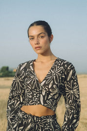 Ollie Top Black Botanic