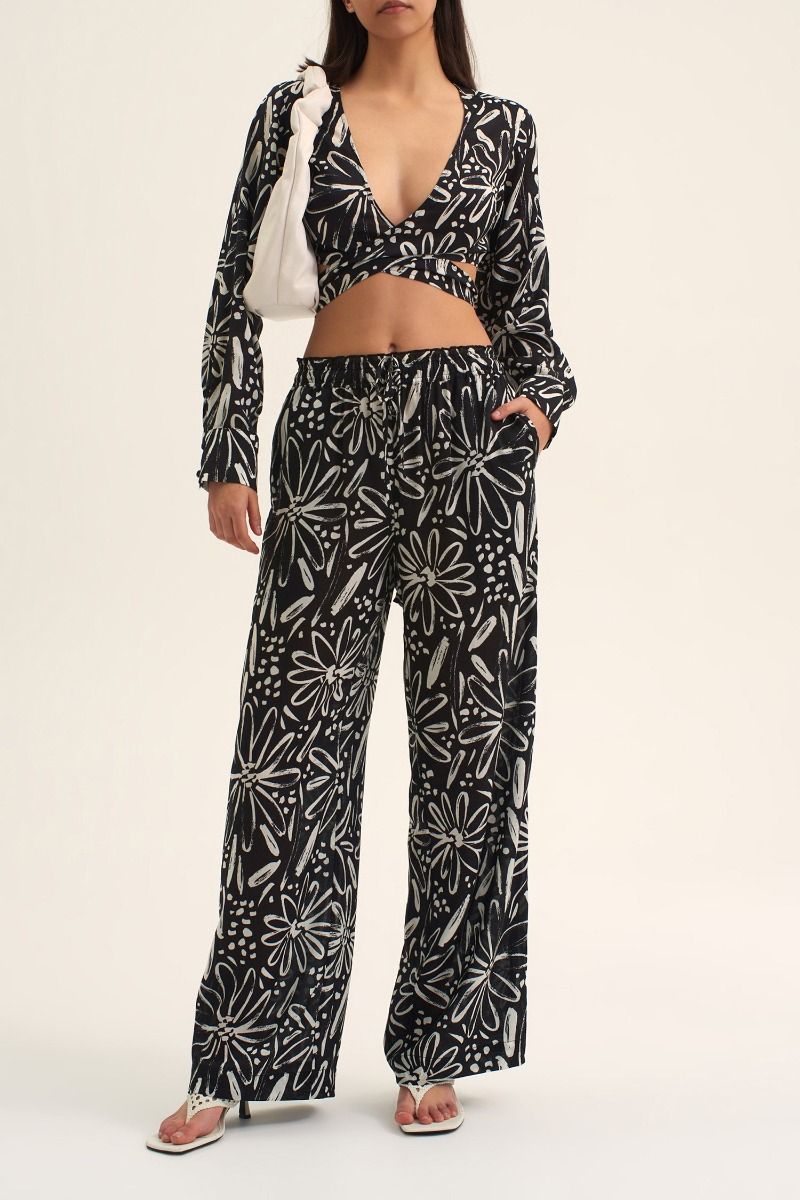 Ollie Top Black Botanic